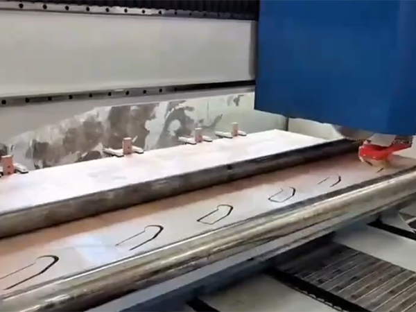 電子鋸、縱橫鋸、裁板鋸、往復(fù)鋸展示